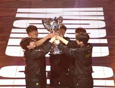 LOL六冠王传奇诞生(shēng)！Faker加里奥登场，T1決(jué)胜局爆发，创造新神(shén)话