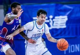 CBA新星二代因傷(shāng)提前(qián)宣布退役，巅峰賽(sài)季場(chǎng)均(jūn)20分8助攻(gōng)