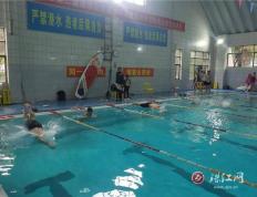 宣(xuān)威市举行(xíng)第二届遊(yóu)泳(yǒng)比赛暨成(chéng)人(rén)夜训隊(duì)少儿长训隊(duì)选拔赛