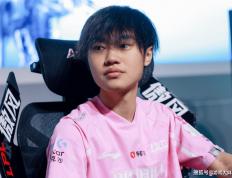 LOL电竞剧招聘演員(yuán)，需要(yào)左手拿鼠標(biāo)的人，疑似將(jiāng)饰演knight