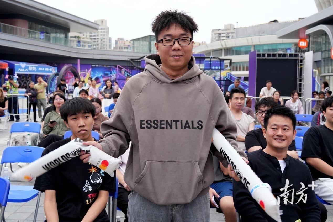 大灣(wān)區(qū)电竞迷再聚万江(jiāng)，LOL峡谷传奇观赛派對(duì)落幕