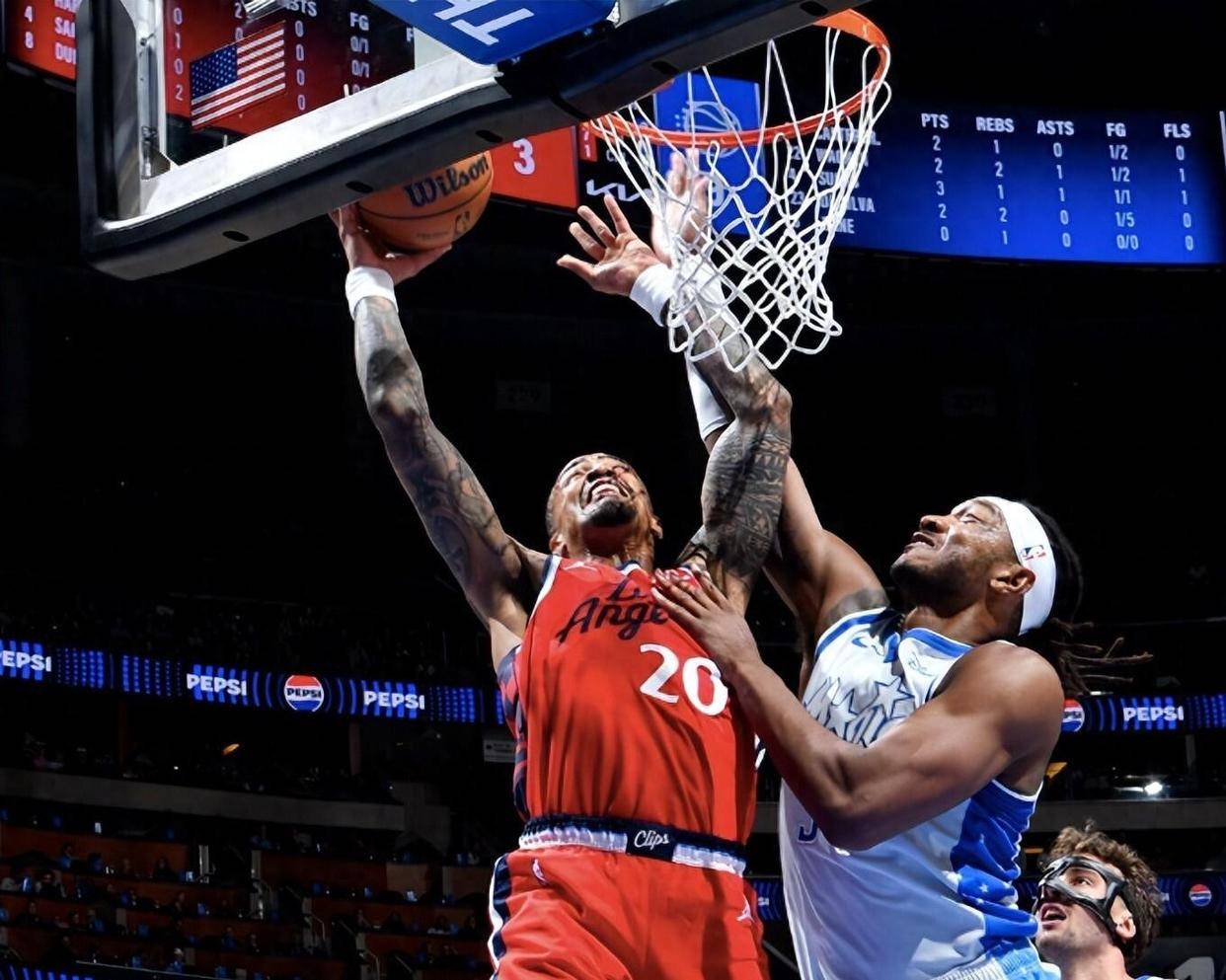 泰伦卢又整活了，五老陣(zhèn)容(róng)被魔术打败，哈登(dēng)独砍24分也带不動(dòng)快船