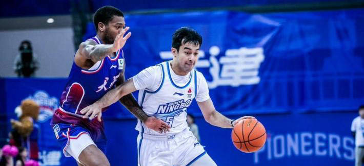 CBA新星二代因傷(shāng)提前(qián)宣布退役，巅峰賽(sài)季場(chǎng)均(jūn)20分8助攻(gōng)