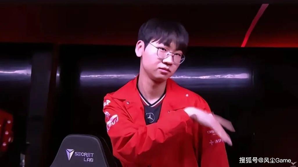 LCK最逆天战队诞生！转会期放走(zǒu)3冠AD，网友：谁拿FMVP谁走(zǒu)