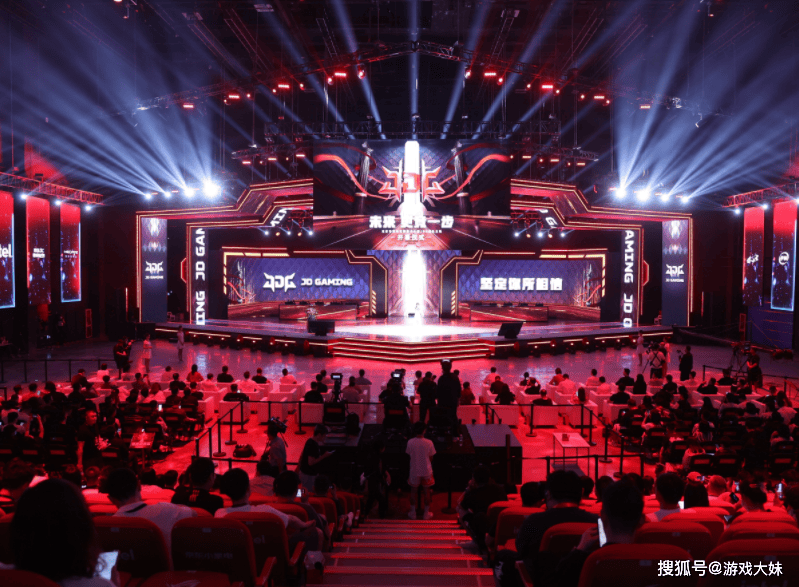 2025年中国电竞报告公佈(bù)，LOL热度持续下滑，但整(zhěng)体数据還(hái)是上升