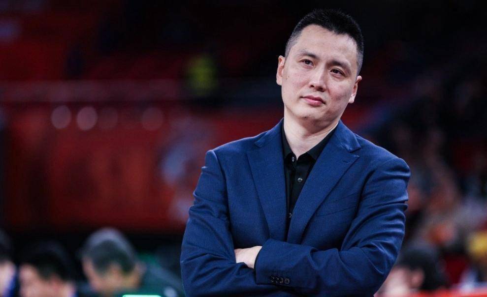 寒心！原以爲(wèi)來(lái)当大(dà)腿，结果首败后被教练点名沦爲(wèi)背锅侠，回辽篮吧