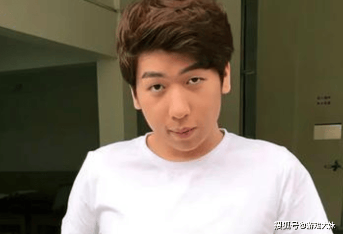 炫神因(yīn)骂theshy被处罚，如今认慫(sǒng)，公开道歉希望拿回二路解说权