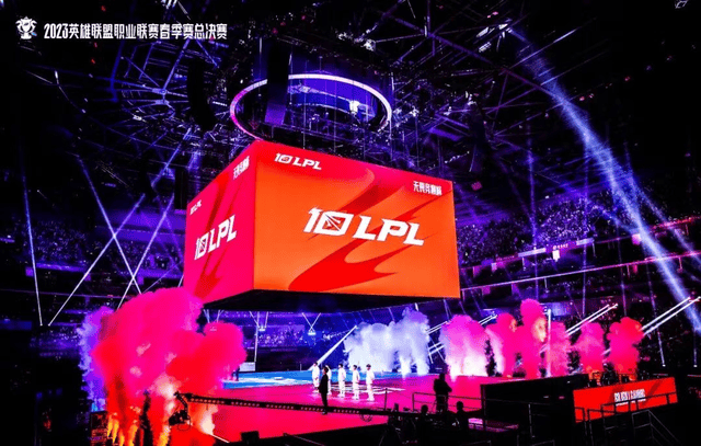 德杯八强名单出炉！银河(hé)战舰竟被淘(táo)汰(tài)，LPL新赛季格局大變(biàn)天？